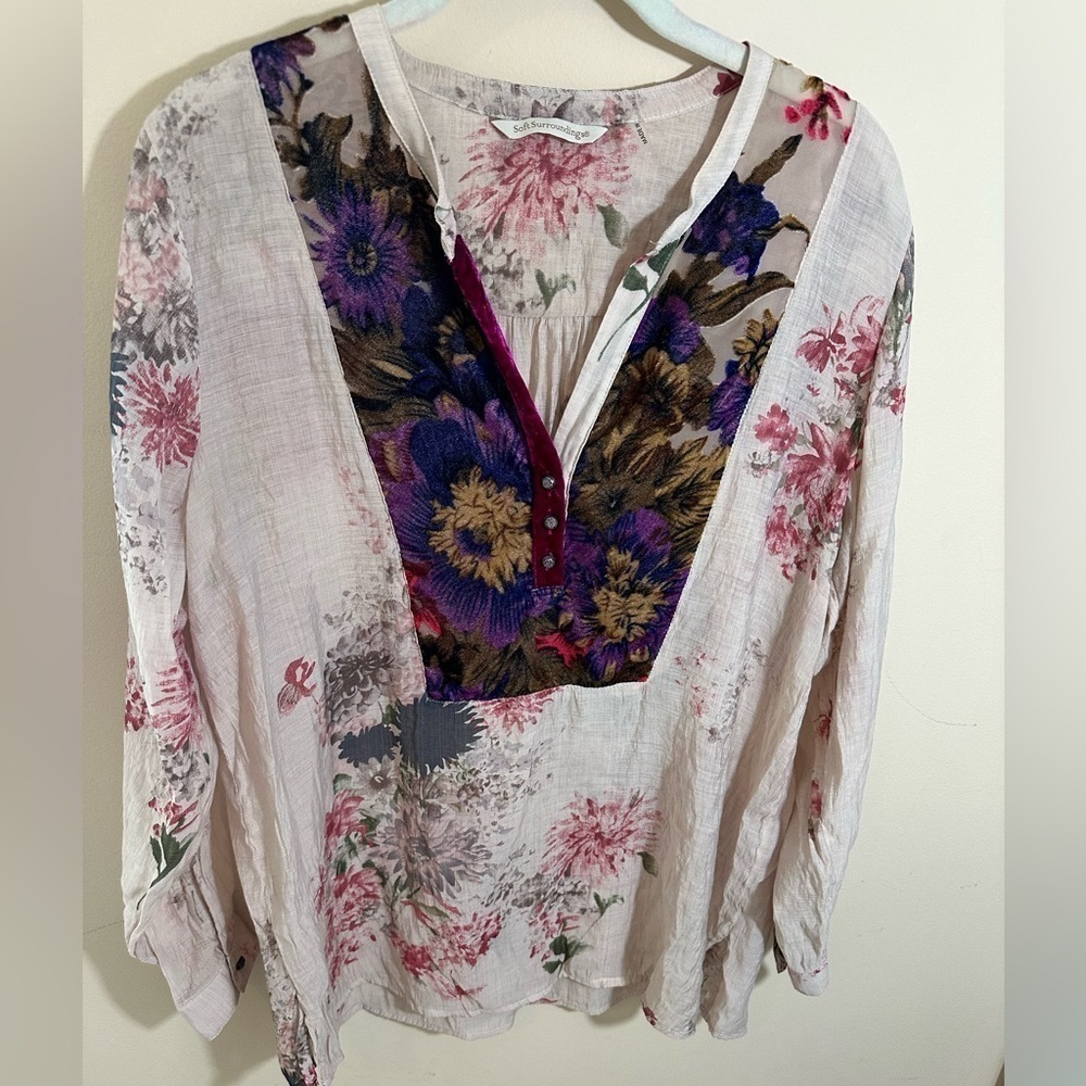 Soft surroundings floral sheer art to wear blouse size small?